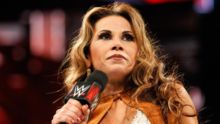 WWE 的 Mickie James 故事情节足够具有攻击性